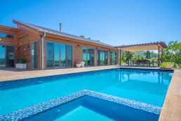 retractable shade in Napa Valley