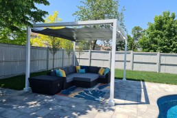 retractable shade structure