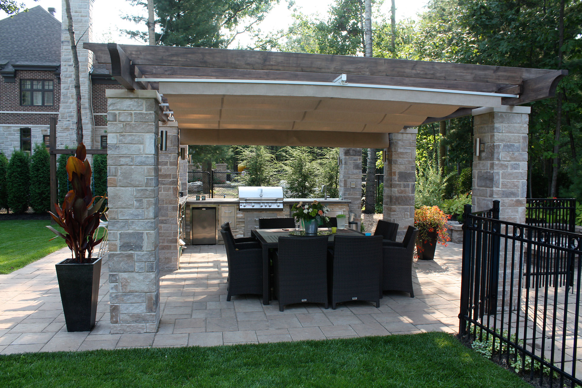 covered outdoor kitchen